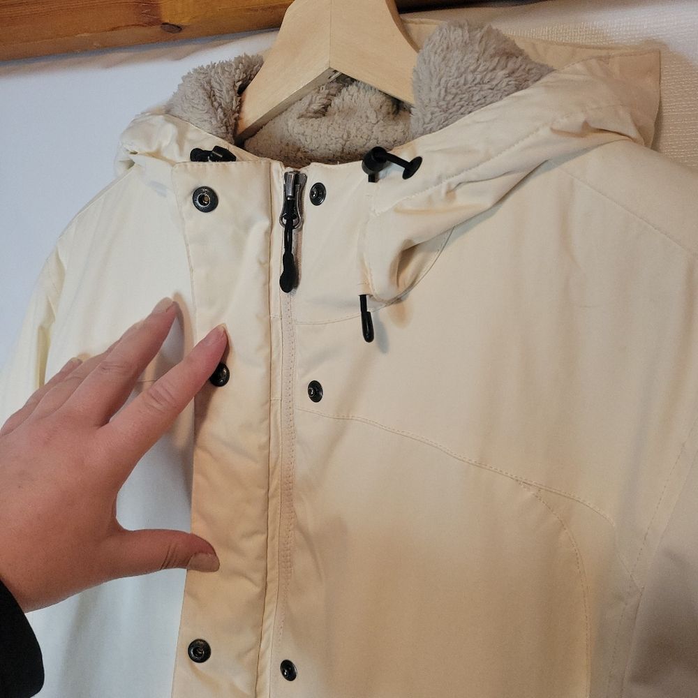 L.L. Bean Women's Winter Warmer Coat - Picture 8 of 16